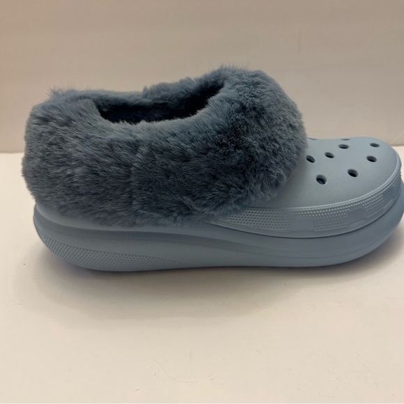 CROCS Furever Crush Clogs. - Picture 7 of 10